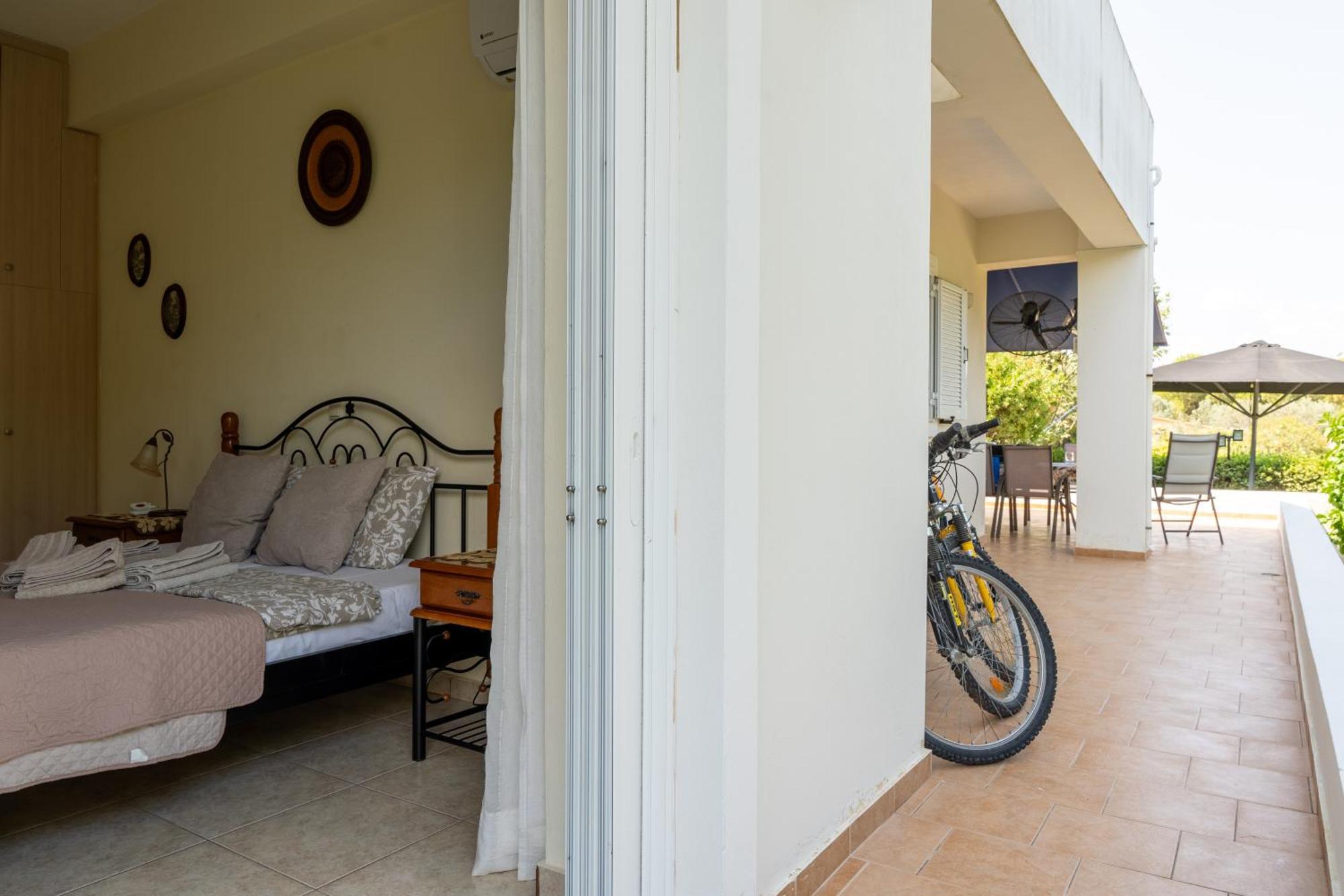 Beautiful Summer Villa In Chalkoutsi Khalkoutsion Екстериор снимка